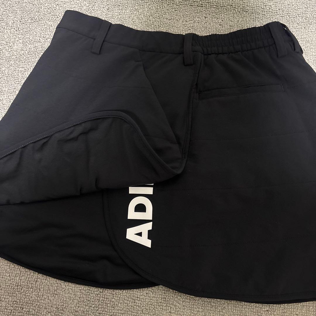 adidas ブラック ゴルフスカート　中綿スカート