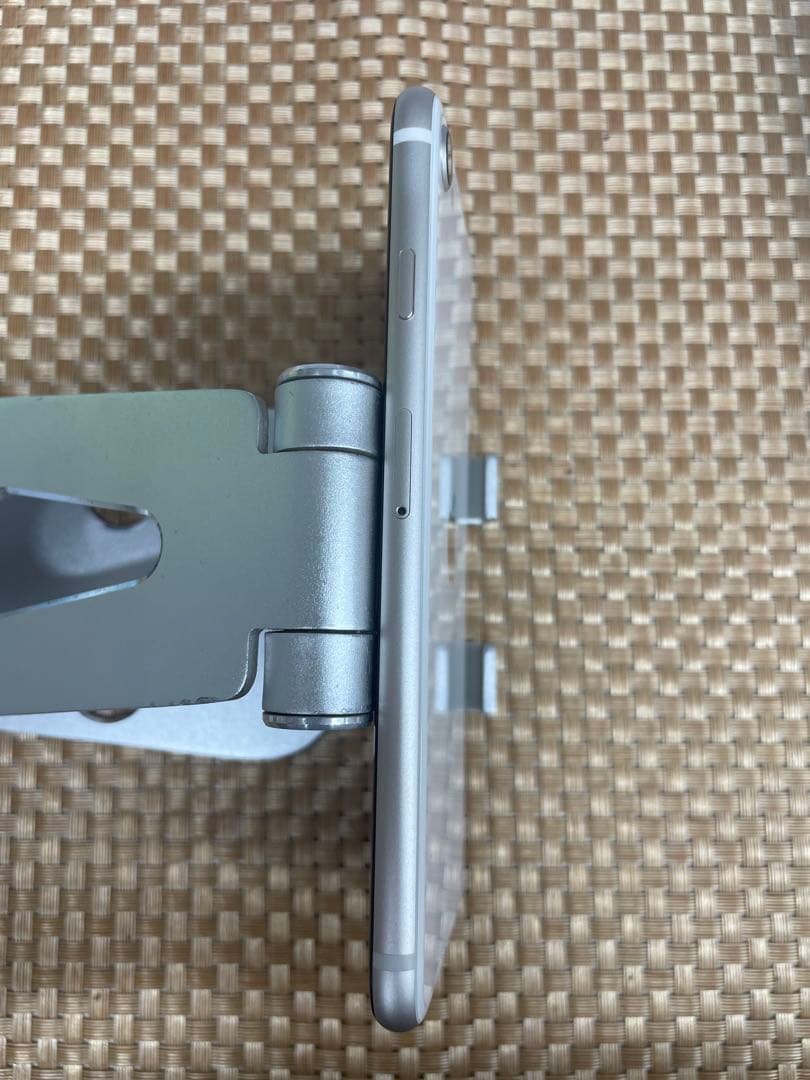 iPhone SE 第3世代 64 GB スターライトSIMフリー【3063】