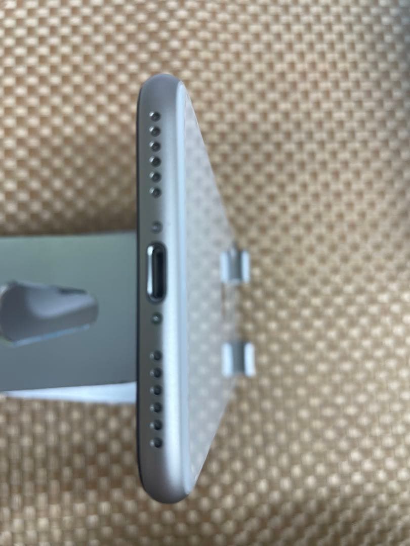 iPhone SE 第3世代 64 GB スターライトSIMフリー【3063】