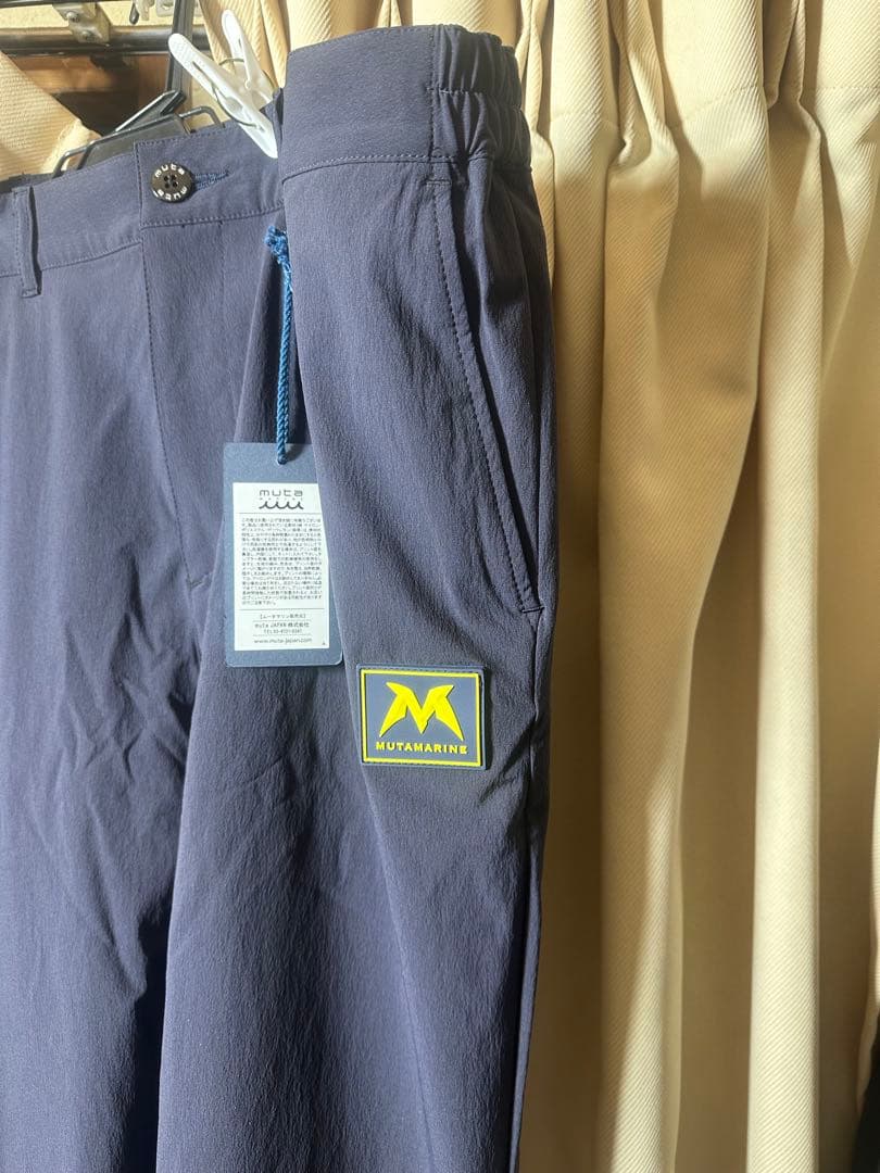 muta ムータ　ストレッチナイロン スラックス