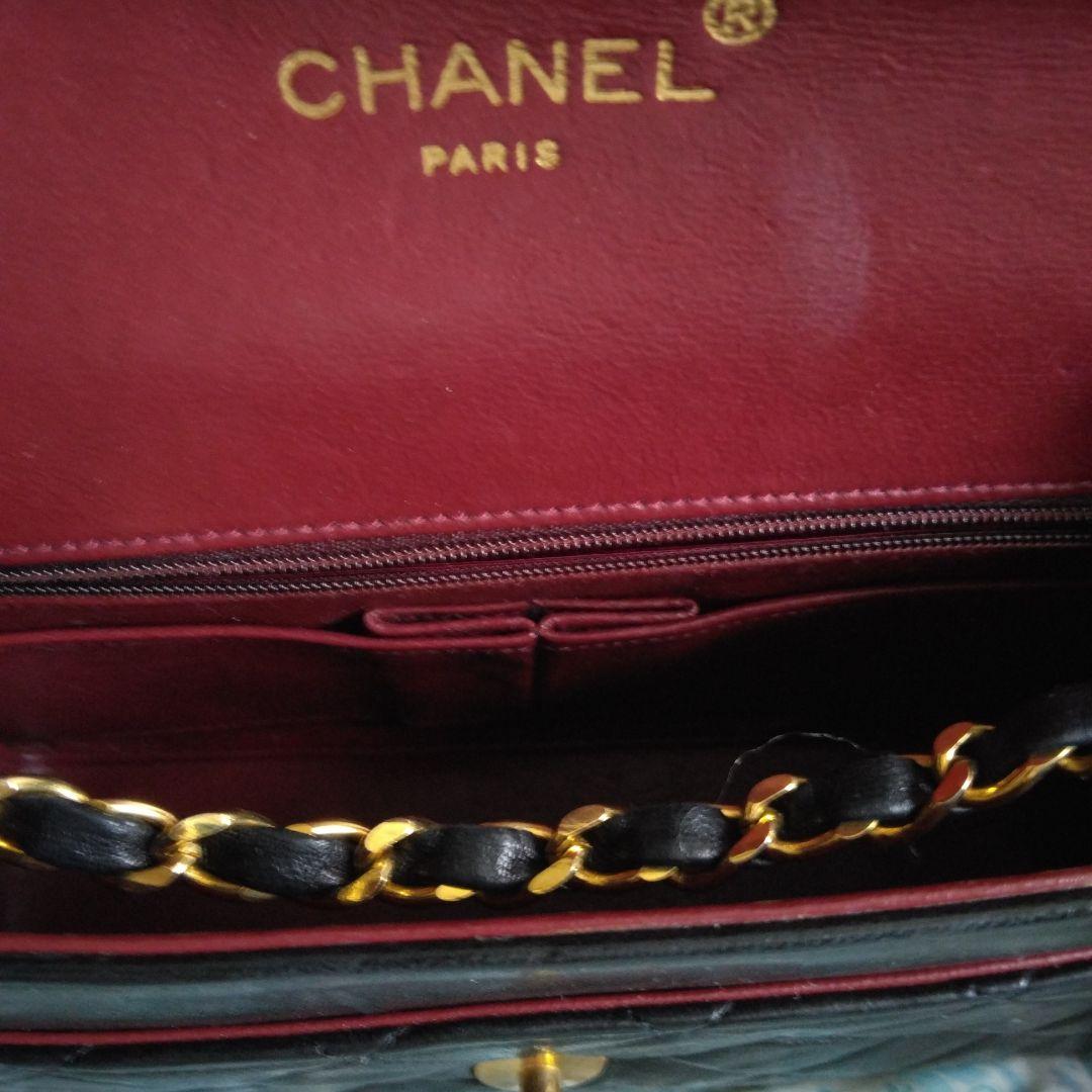 美品　CHANEL ショルダーバッグ 黒 キルティング レザー ゴールドチェーン