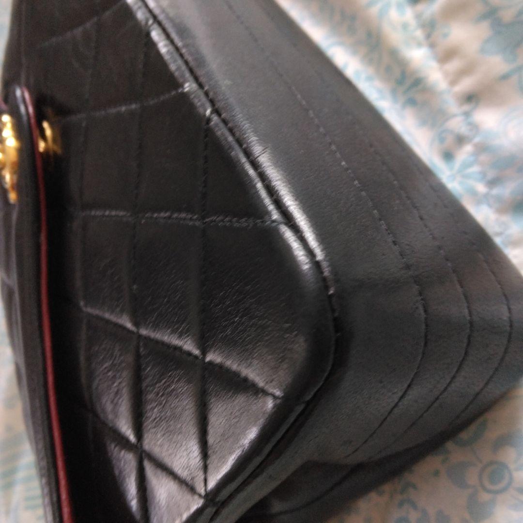 美品　CHANEL ショルダーバッグ 黒 キルティング レザー ゴールドチェーン