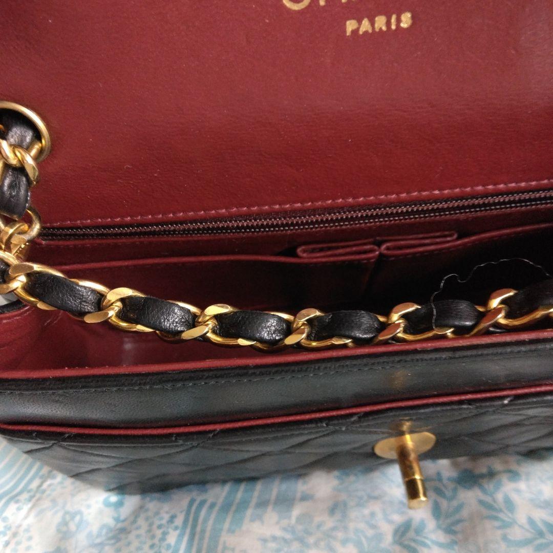美品　CHANEL ショルダーバッグ 黒 キルティング レザー ゴールドチェーン