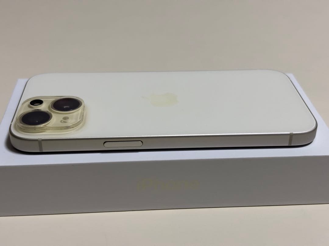 美品　iPhone 15 128GB イエロー