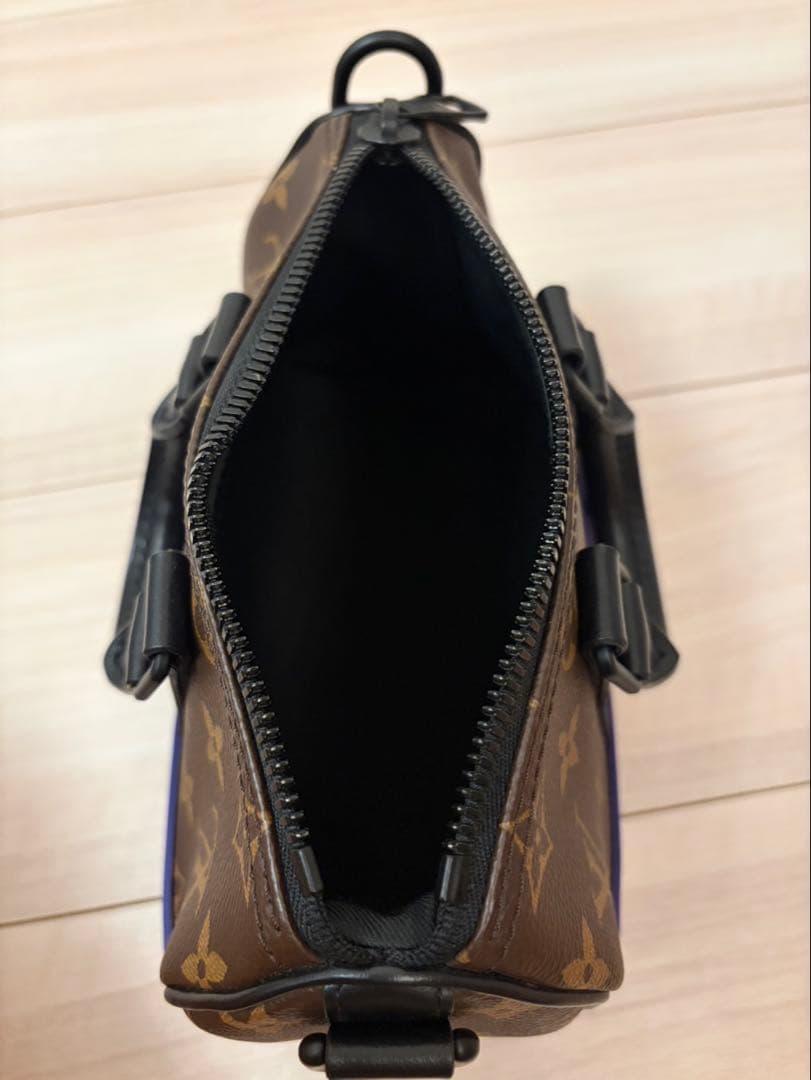 ルイヴィトンLV モノグラム ラバー キーポルXS M45788ショルダーバッグ