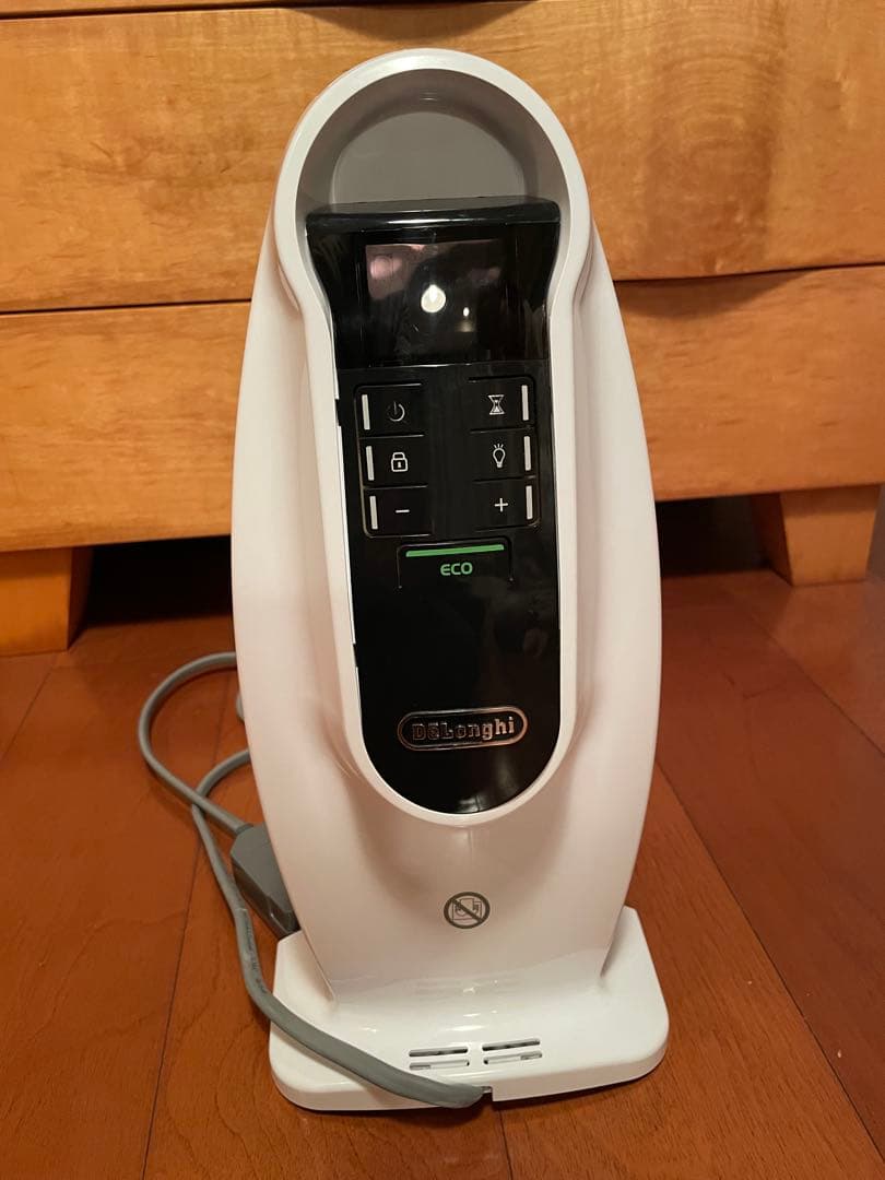DeLonghi デロンギ オイルヒーター ミニサイズ NJ0505E