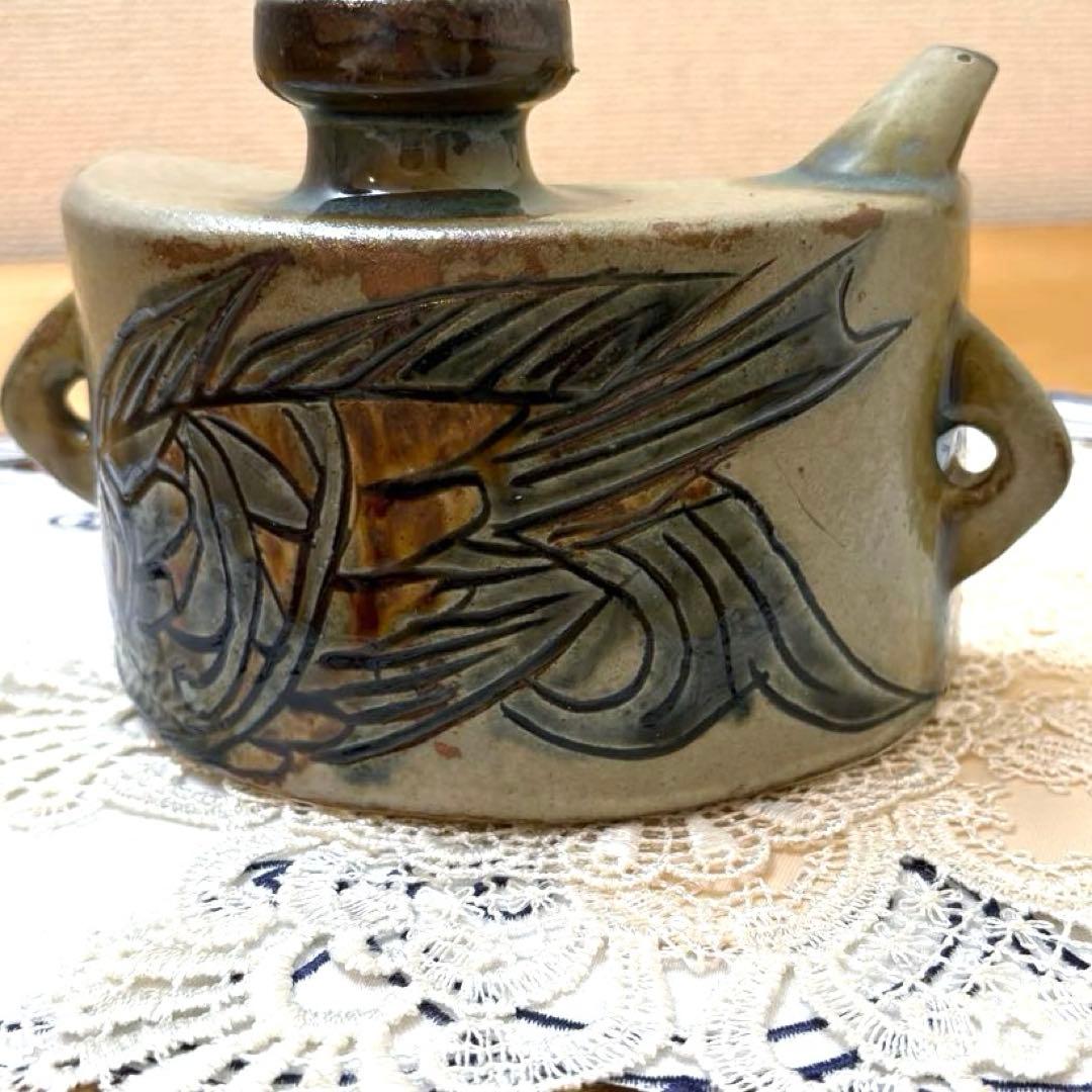 【元箱付き・1989年頃購入】壺屋焼　人間国宝　金城次郎作　魚文抱瓶