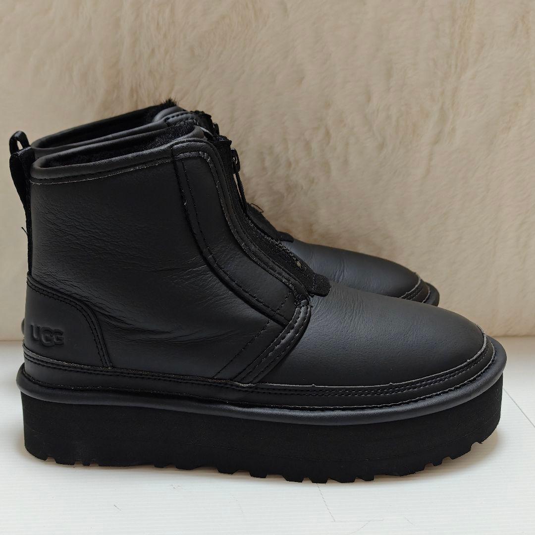 未使用級✨アグ　オールブラック　ムートンブーツ　厚底　フロントジップ 23cm