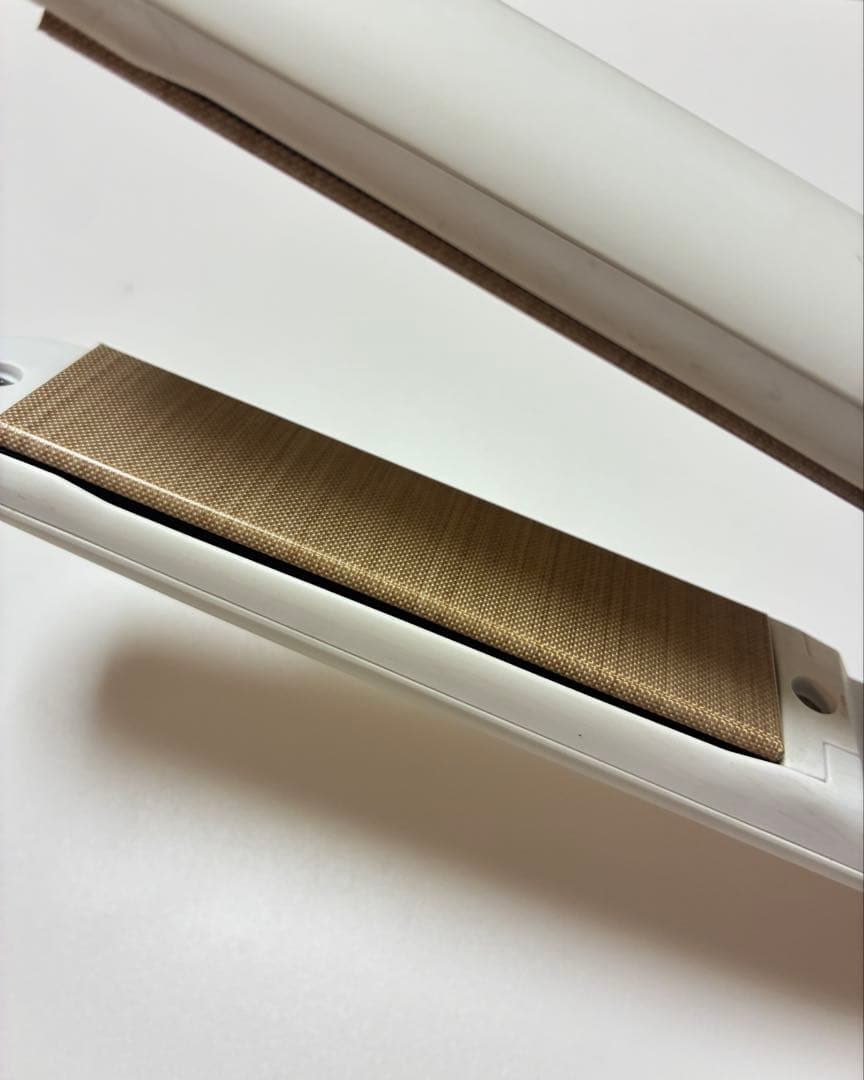 絹女　KINUJO ストレートヘアアイロンホワイト　DS100 国内•海外兼用