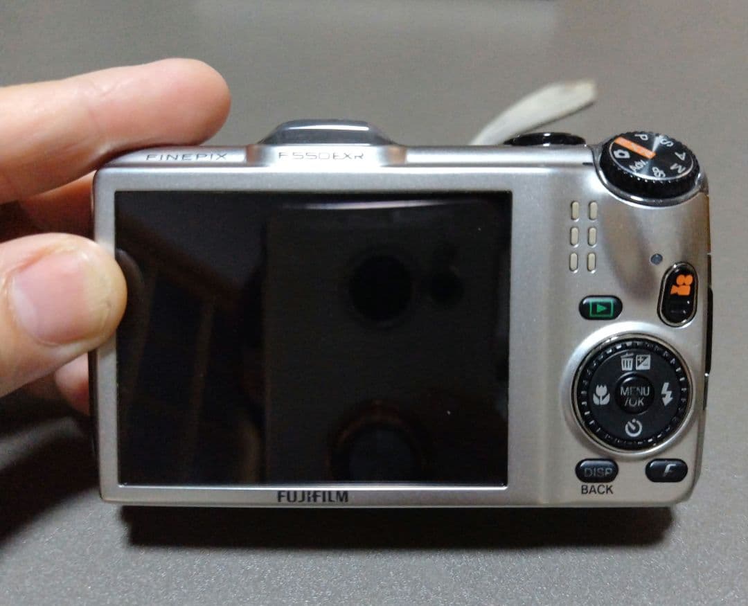 デジタルカメラ Fujifilm FinePix F550EXR