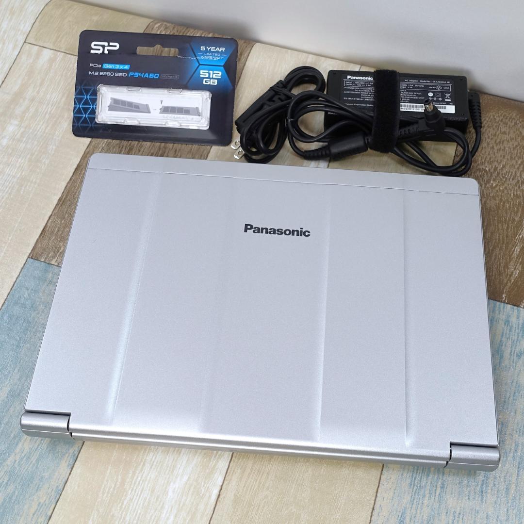 累積使用時間僅少で美品の軽量モバイル✨第１０世代ｉ５に超高速新品ＳＳＤ５１２ＧＢ