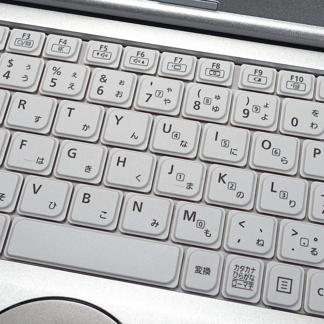 累積使用時間僅少で美品の軽量モバイル✨第１０世代ｉ５に超高速新品ＳＳＤ５１２ＧＢ