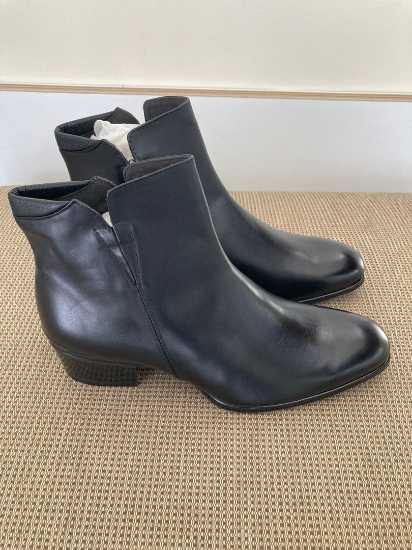 ブラックレザーショートブーツヒール5.0cm