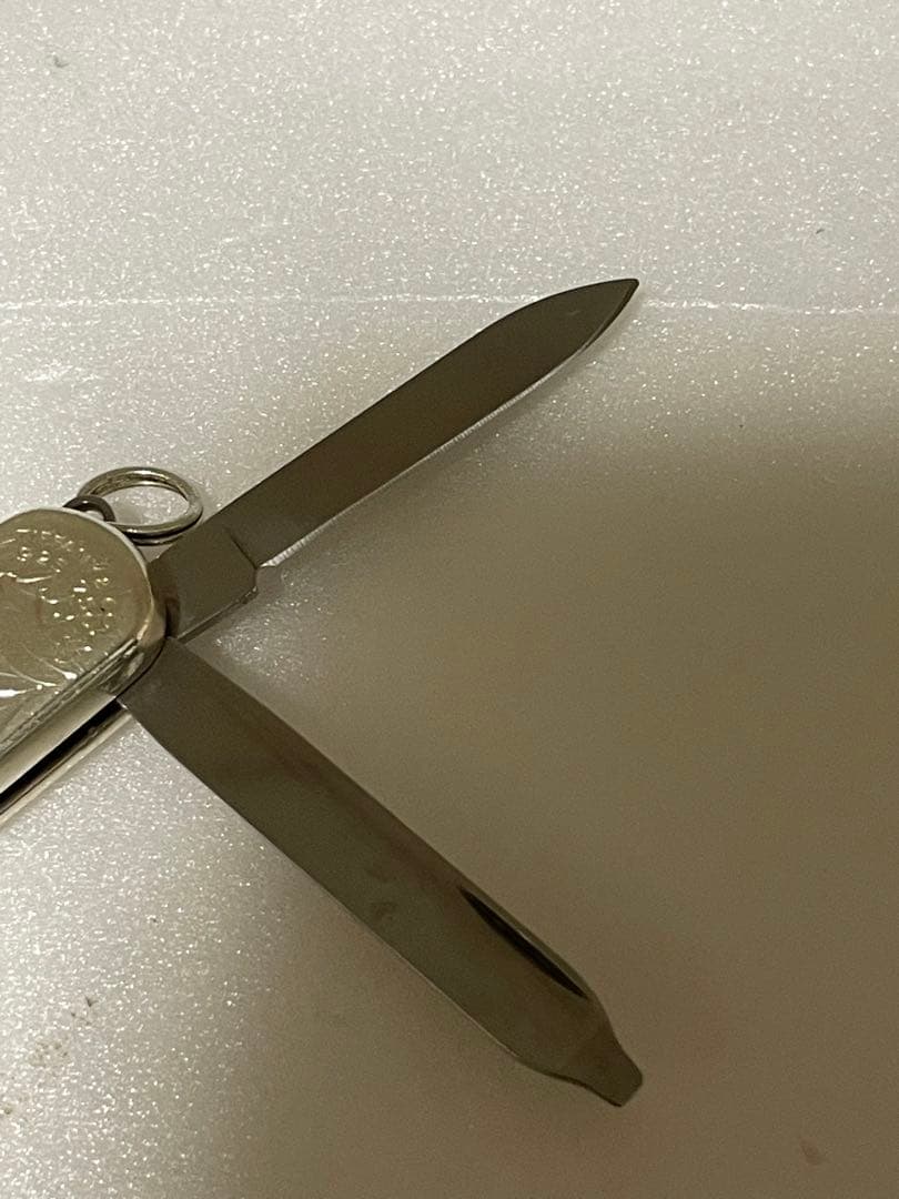 Tiffany & Co Victorinox ナイフ ファンデーションケース