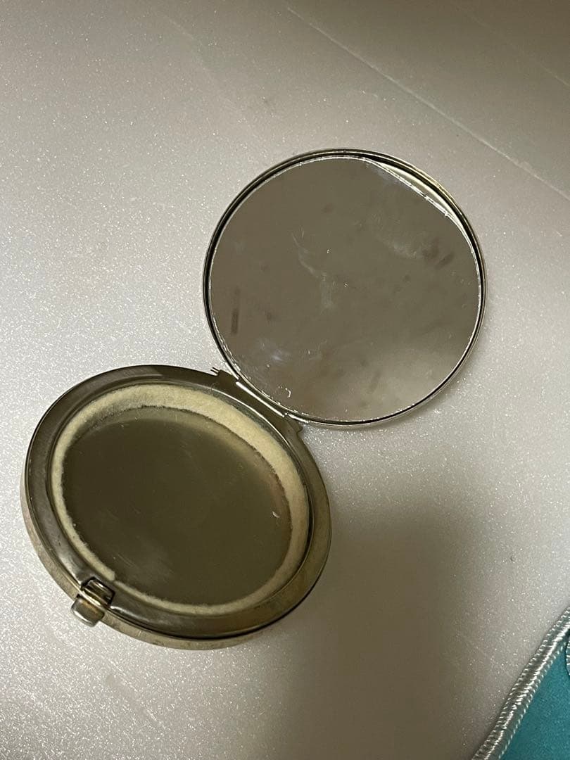 Tiffany & Co Victorinox ナイフ ファンデーションケース