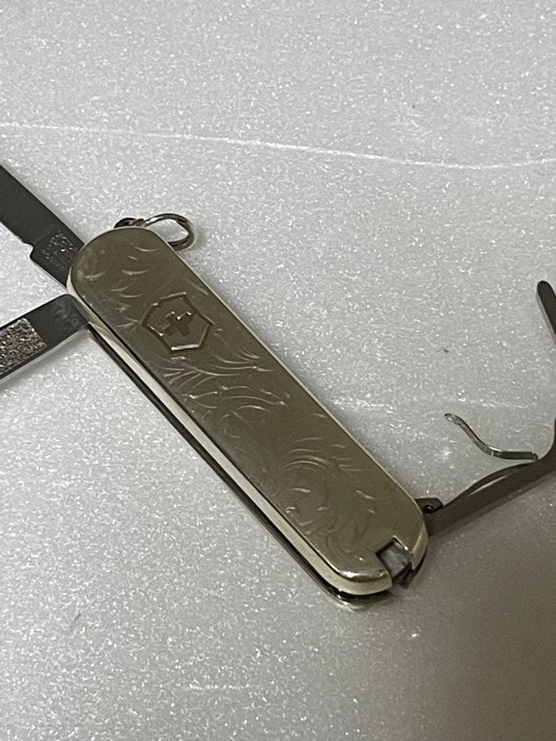 Tiffany & Co Victorinox ナイフ ファンデーションケース
