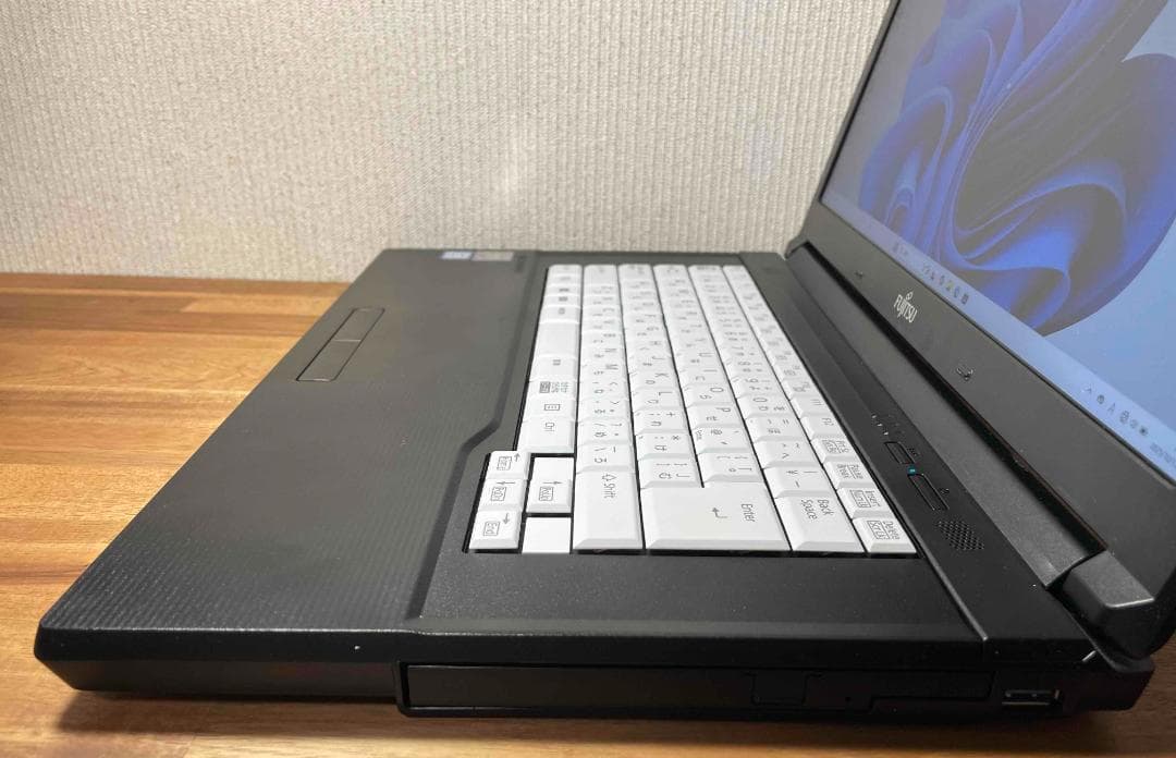 Win11 Office LIFEBOOK メモリ8GB 新品SSD256GB