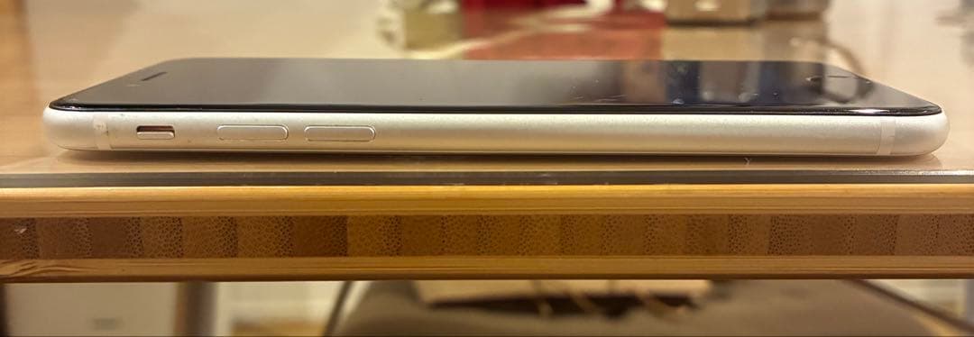 【おまけ付き】美品 Apple iPhone SE 第2世代 64GB ホワイト