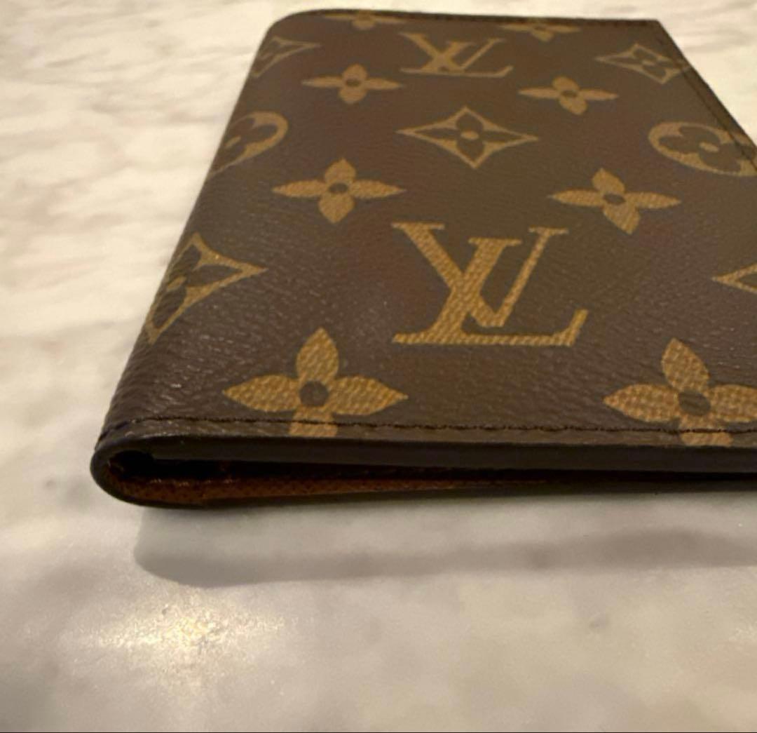 LOUIS VUITTON　パスポートケース 1点