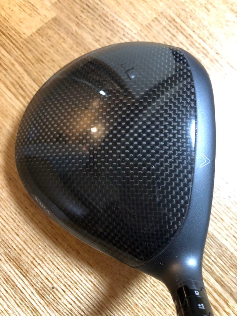 左）レフティ QUANTUM Max 10.5° ドライバー　Sフレックス
