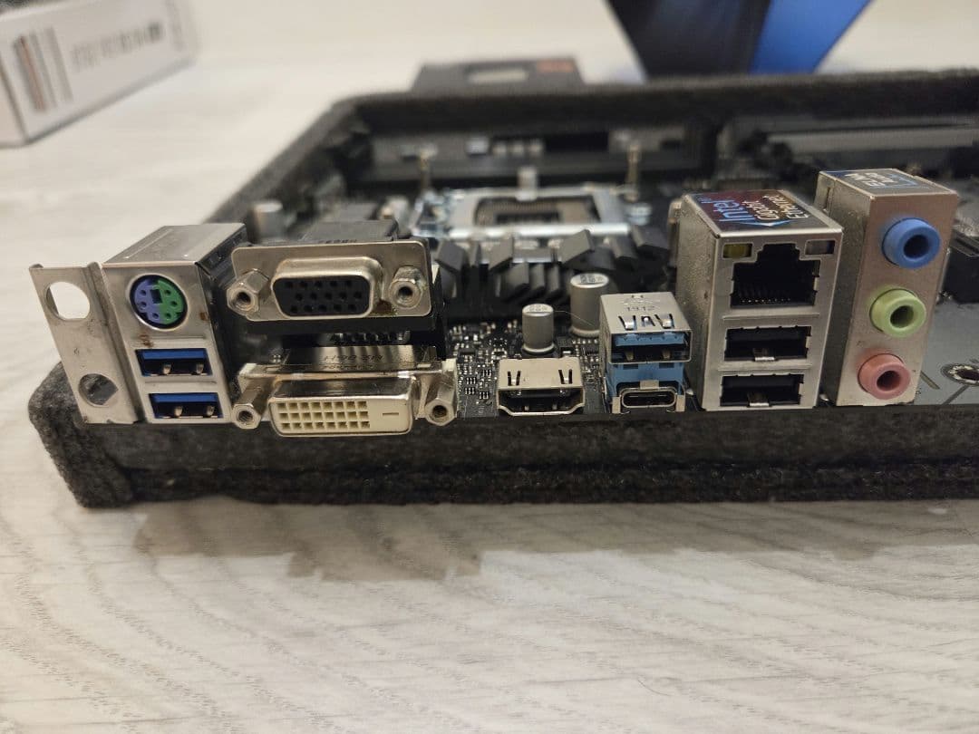 CPU Intel Core i9-9900K + Asrock z390 pro4