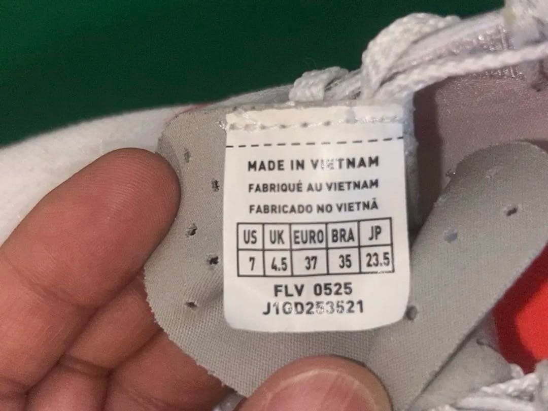 ミズノ ランニングシューズ ウエーブ リベリオン フラッシュ 3 23.5cm