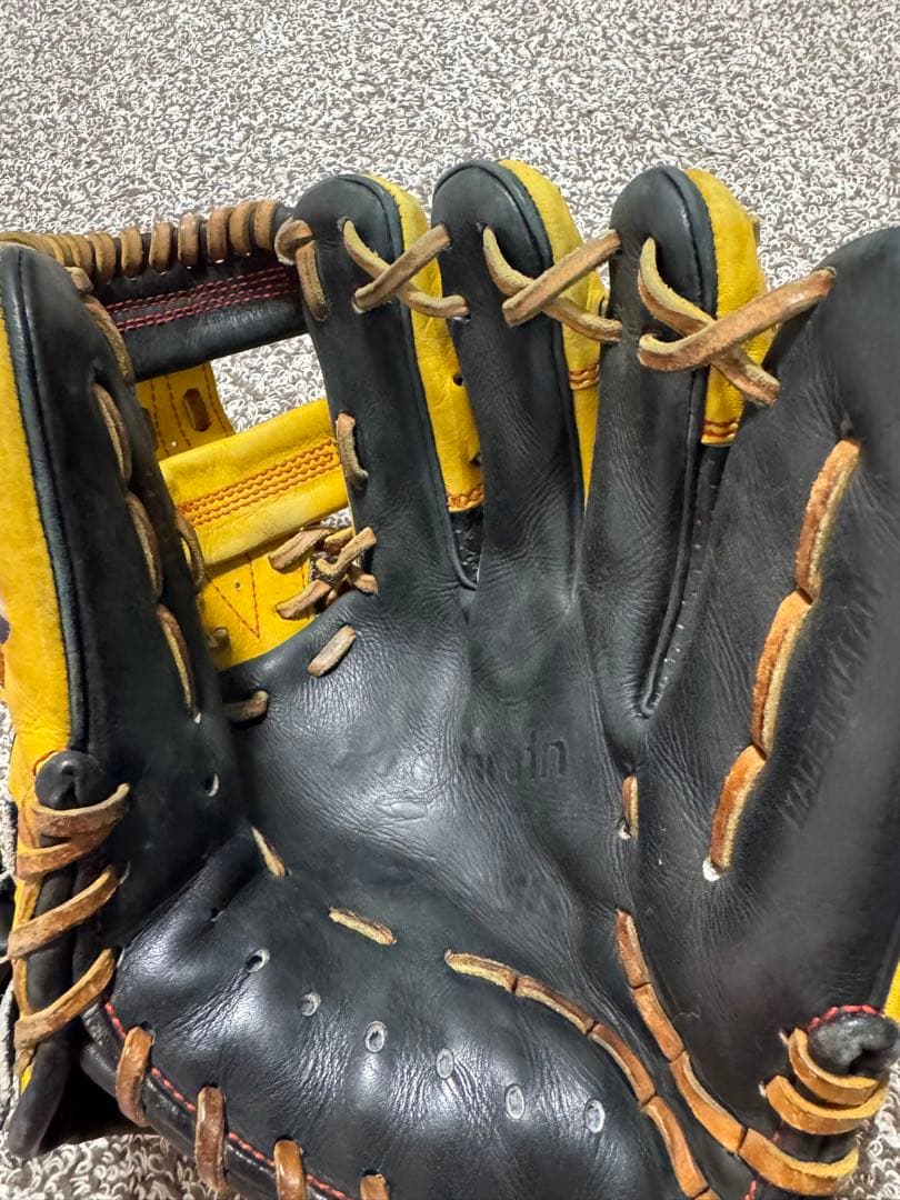 【最終値下】巨人　脇谷亮太実使用グローブ　 内野手用　硬式グローブ