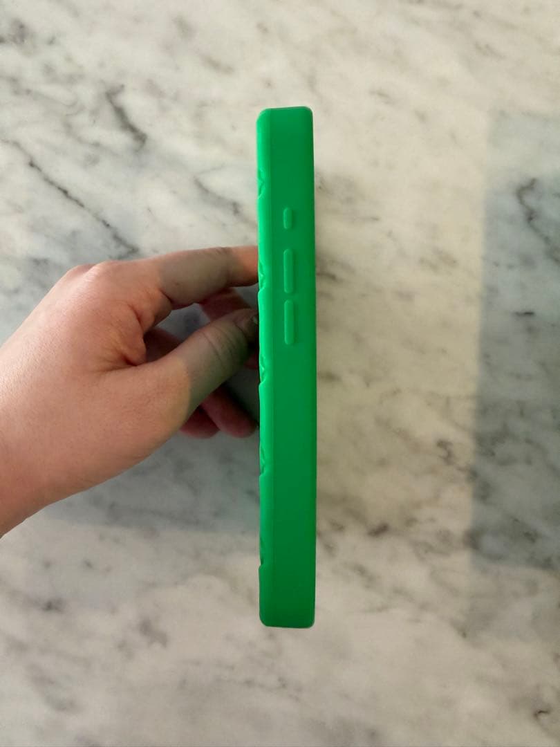 Bottega Veneta グリーン iPhone15pro ケース