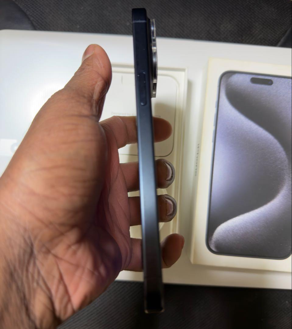 iPhone 15 Pro Max 256GB ブルーチタン バッテリー 83%