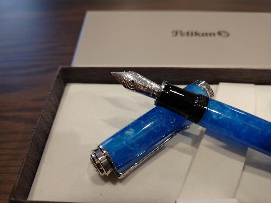 ペリカン 万年筆 スーベレーン M805 ヴァイブラントブルー EF