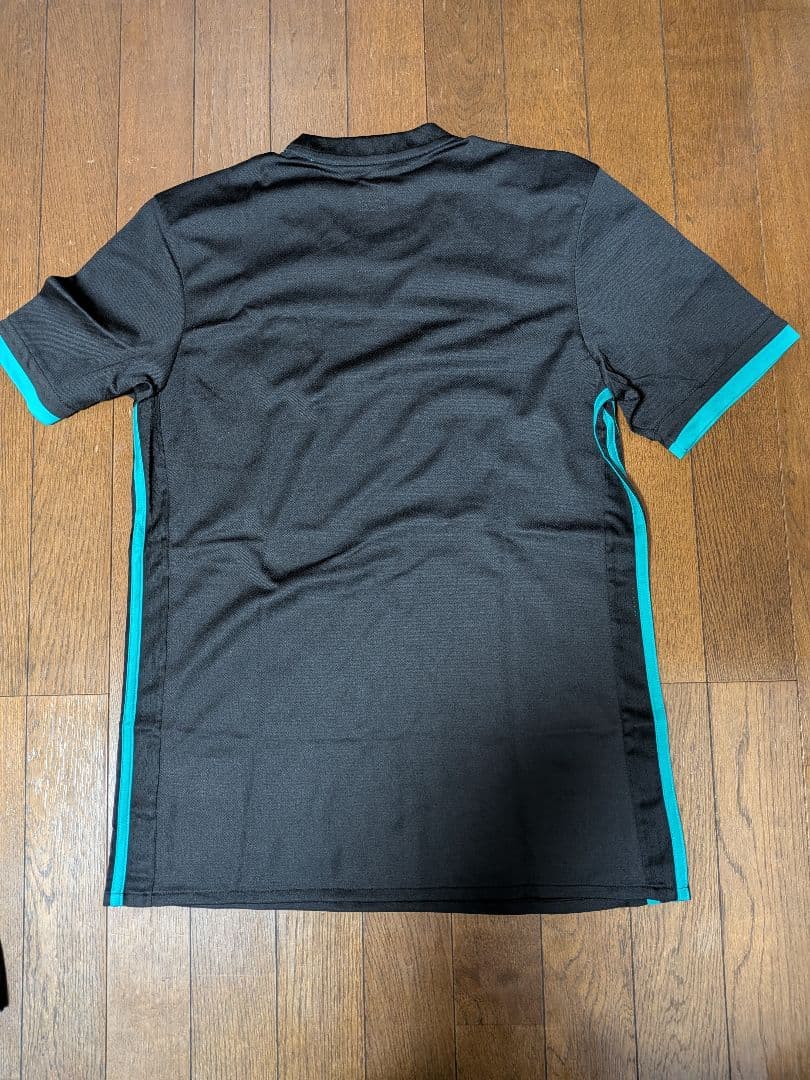 レアル・マドリード　17-18アウェイユニフォーム上下セット