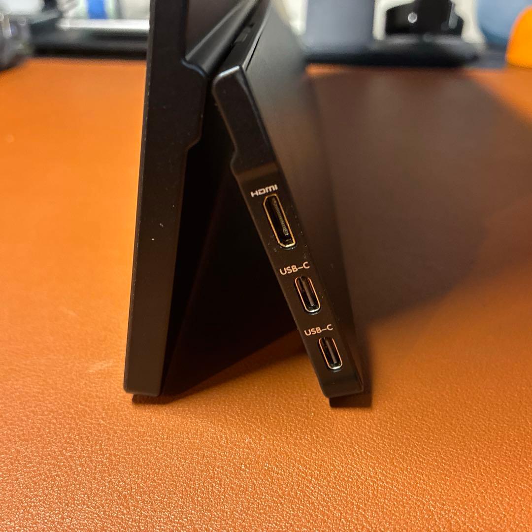 14.1型液晶モバイルモニター JAPAN NEXT製