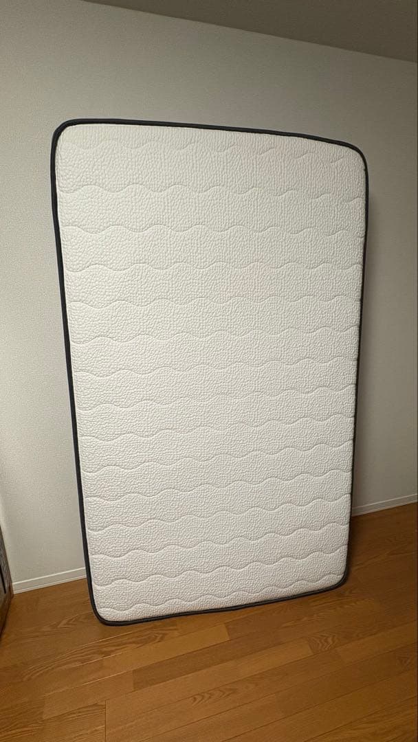 NELLマットレス　セミダブル スプリングマットレス ホワイト/ブラック