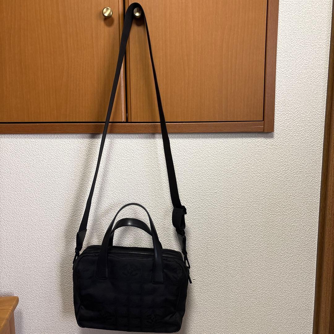 CHANEL ニュートラベルラインショルダーバッグ