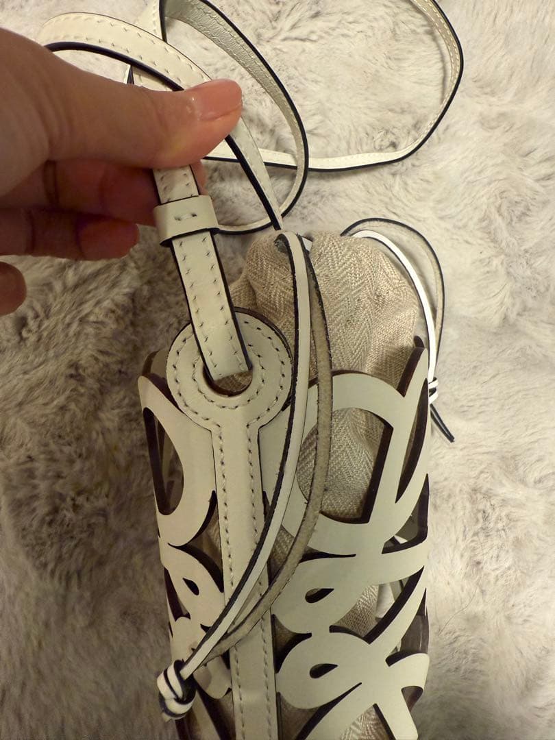 LOEWE ショルダーバッグ アナグラム