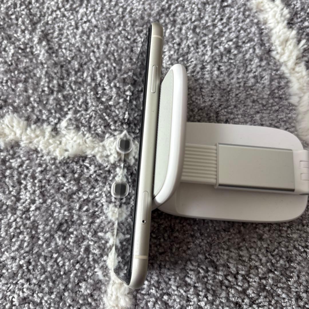 iPhone11　本体　ホワイト　128GB