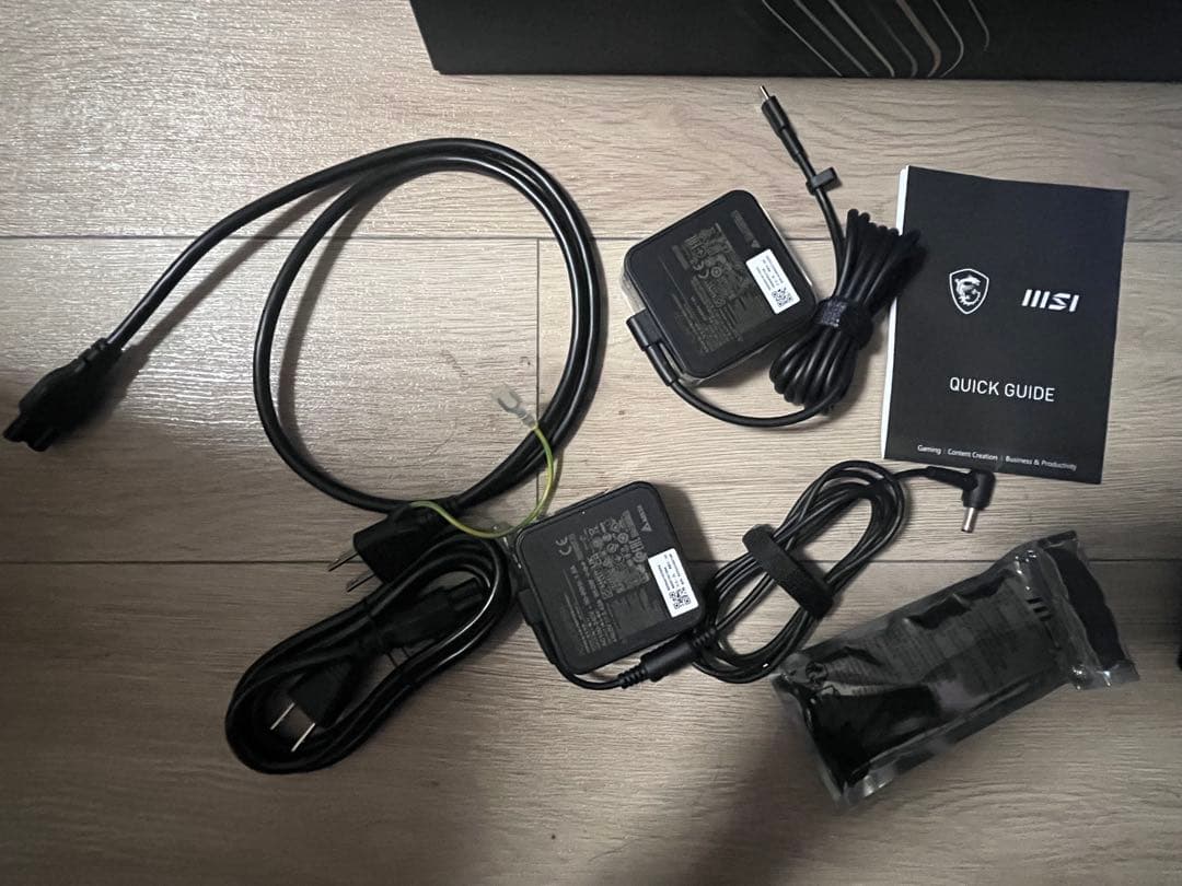 MSI ノートPC ブラック 本体と付属品