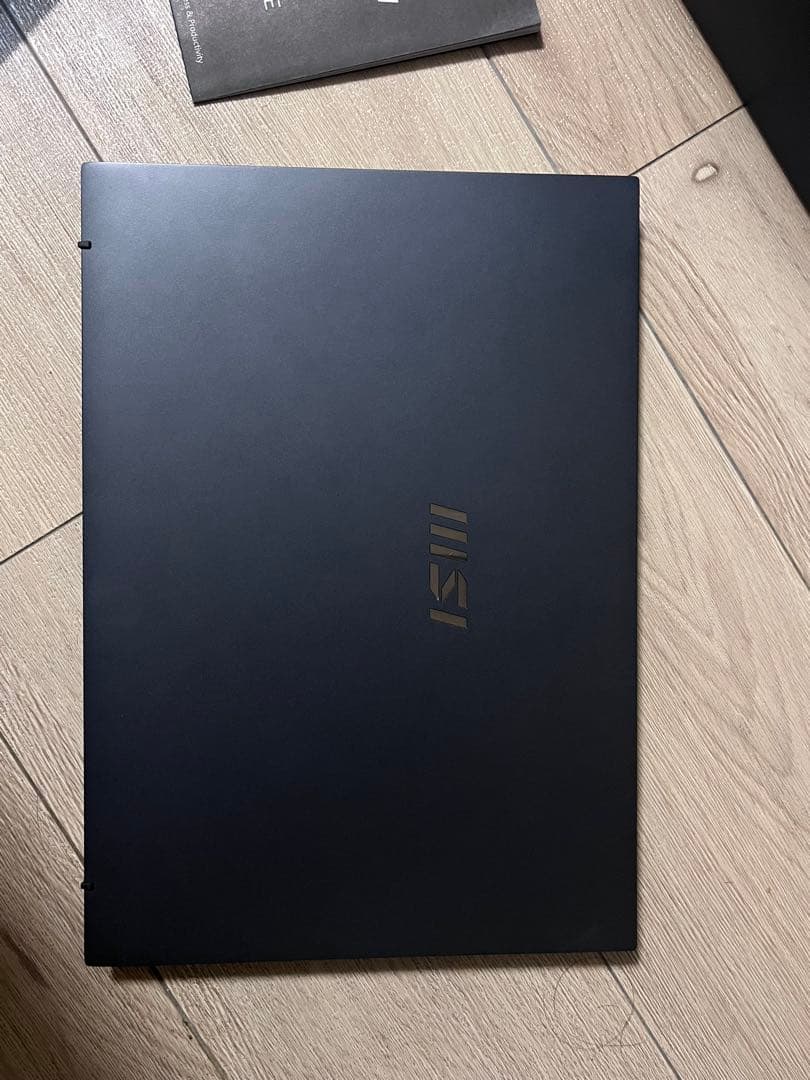 MSI ノートPC ブラック 本体と付属品