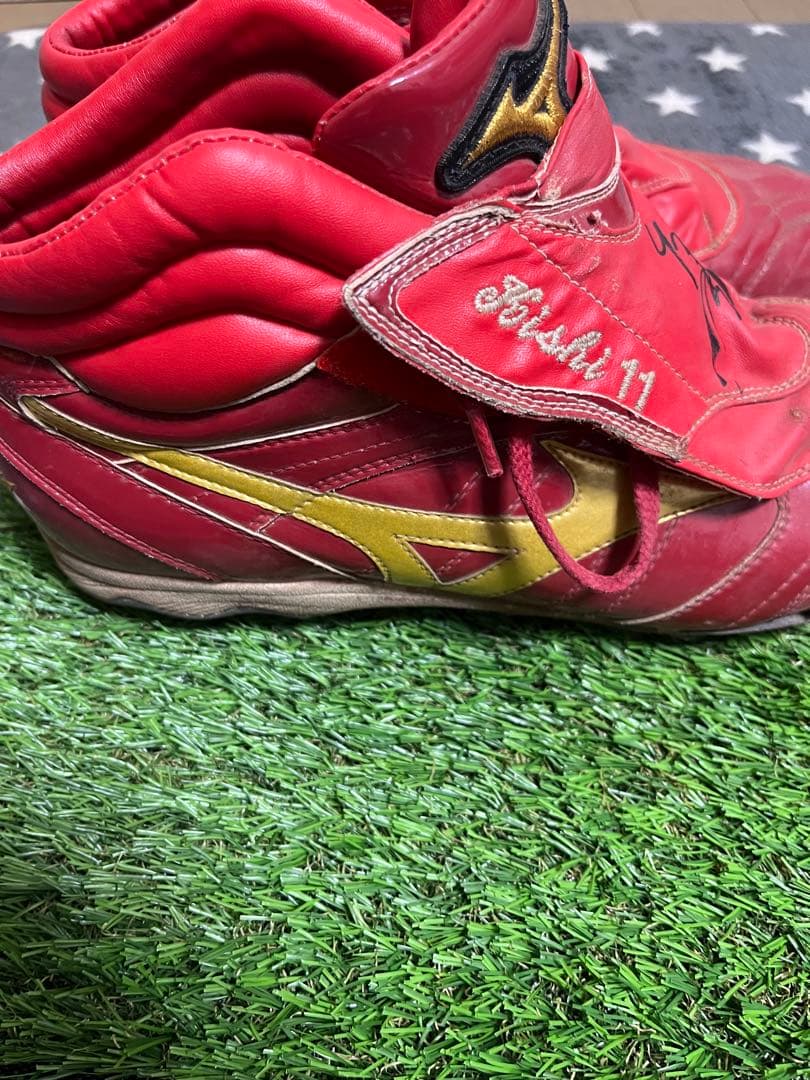 東北楽天ゴールデンイーグルス　岸投手　実使用　直筆サイン入りスパイク