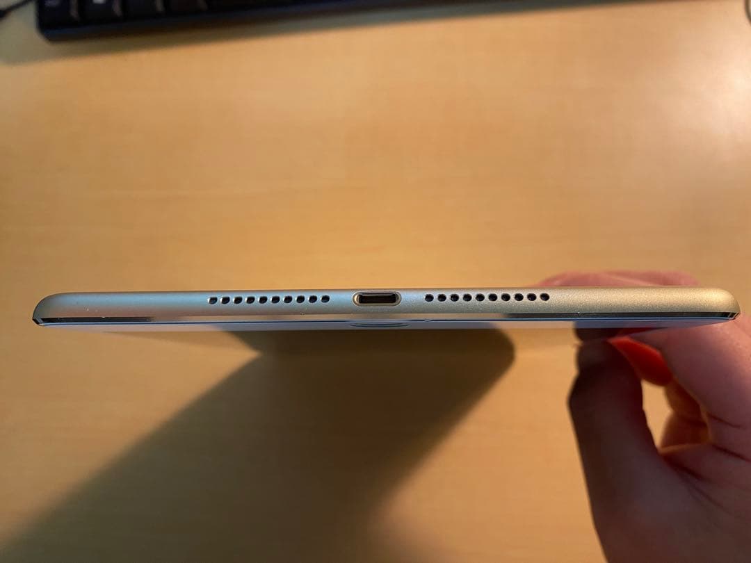 iPad mini4 WiFi 128GBゴールド