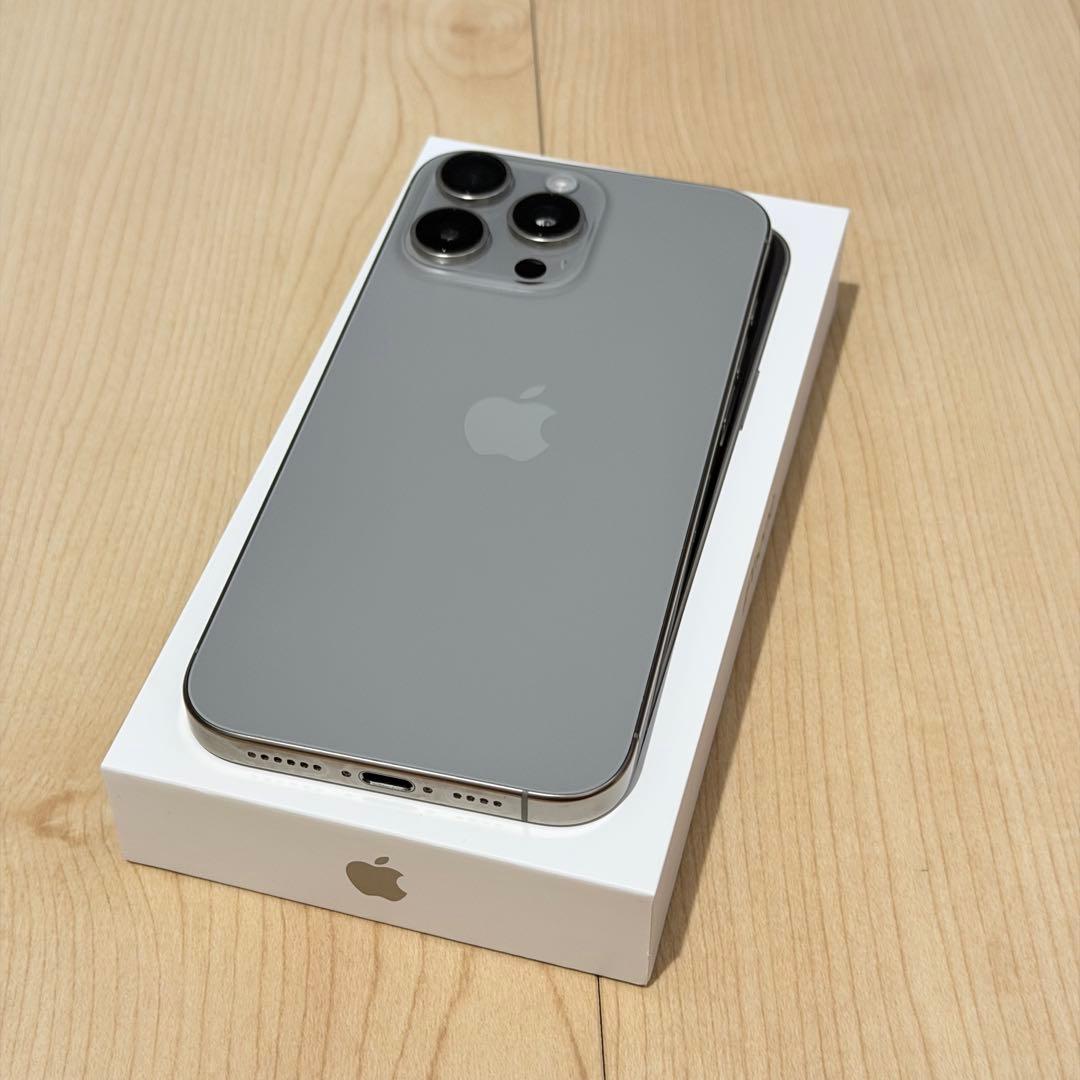 ［超美品］iPhone 16 Pro Max 256GBナチュラルチタニウム