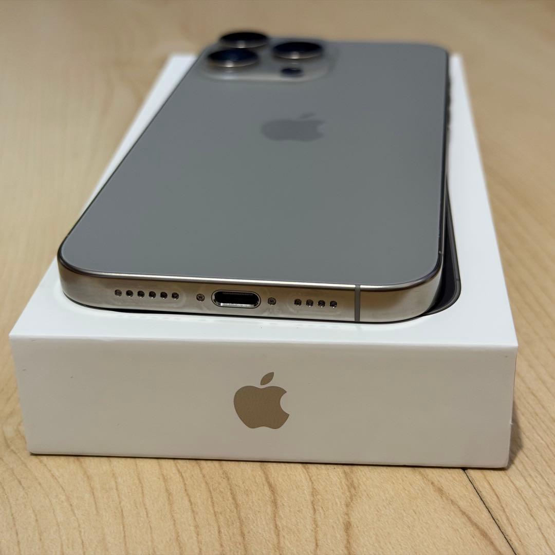［超美品］iPhone 16 Pro Max 256GBナチュラルチタニウム