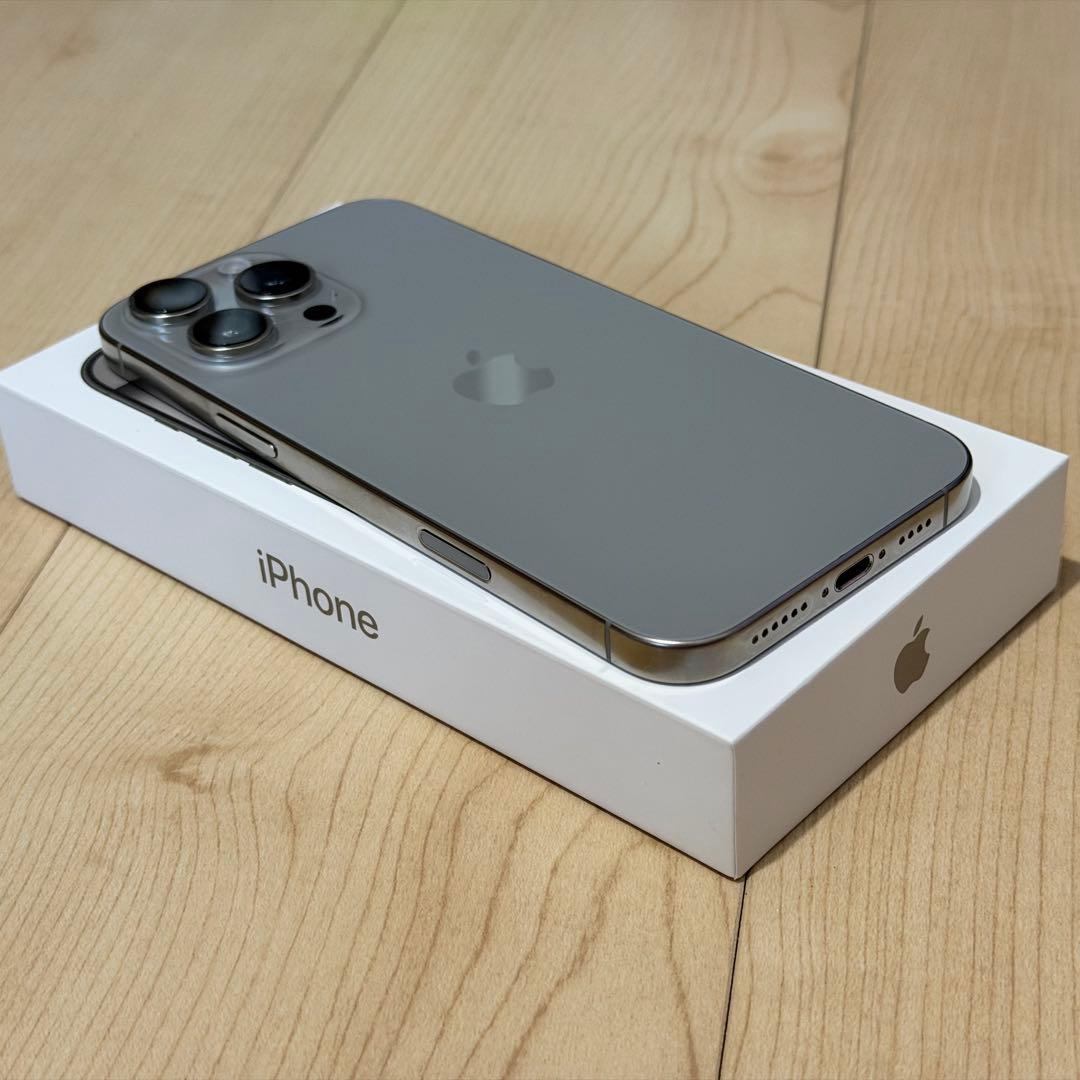 ［超美品］iPhone 16 Pro Max 256GBナチュラルチタニウム