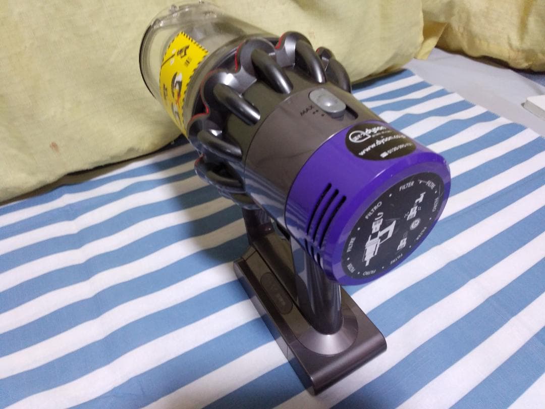 多紡垢さん専用ダイソン　掃除機　SV12　分解清掃済スタンド付き　⑩