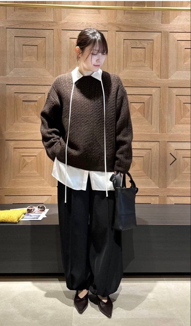 【新品未使用】カレンソロジー 今期 キュプラサテンシャツ ホワイト