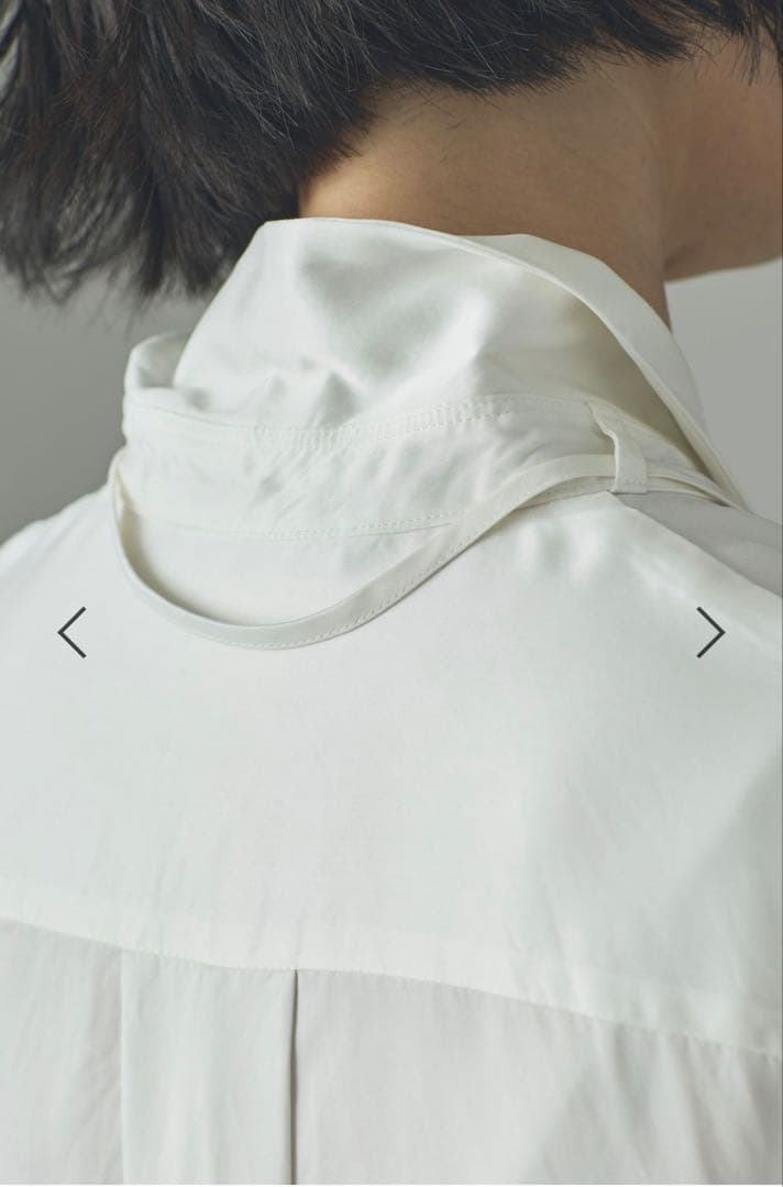 【新品未使用】カレンソロジー 今期 キュプラサテンシャツ ホワイト