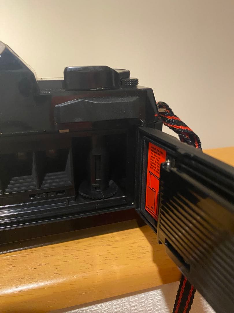 Nishika N8000 35mm 3Dカメラ中古品 ＆ 専用ストロボ未使用品