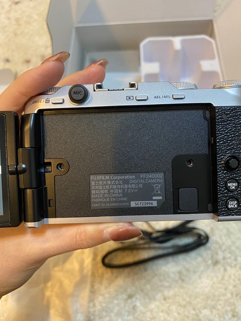 【未使用】FUJIFILM ミラーレスデジタルカメラ X-M5