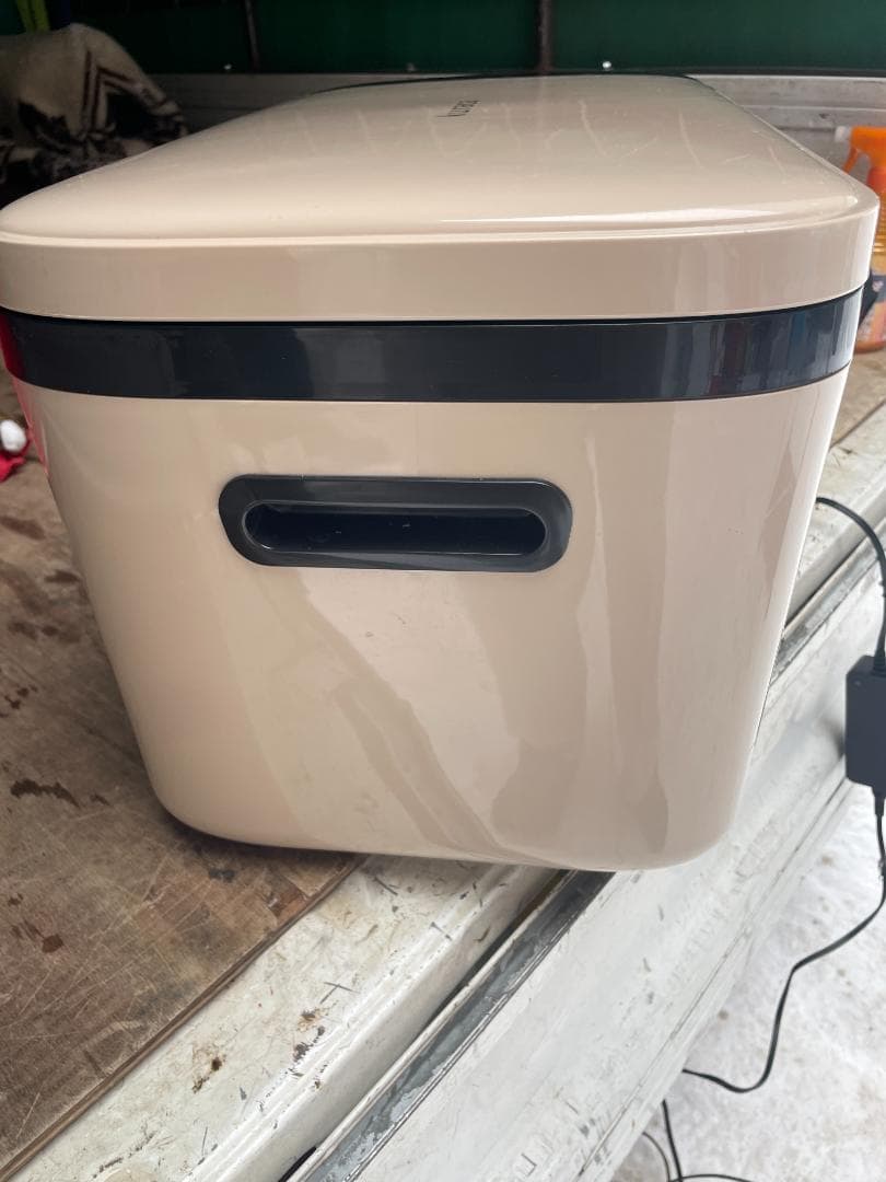 中古美品 20L ポータブル冷凍冷蔵庫 KFERA-20-DE クリーム色