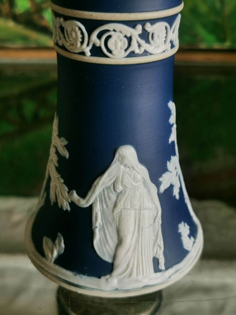 アンティーク英国 アダムスジャスパー カメオ技法 ラッパと収穫の女性像のベース